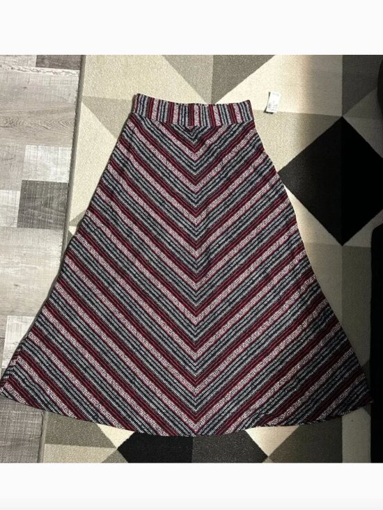 Westport Dresses & Skirts - NWT Westport Abstract Chevron Print A-Line Maxi Skirt Women's Size S